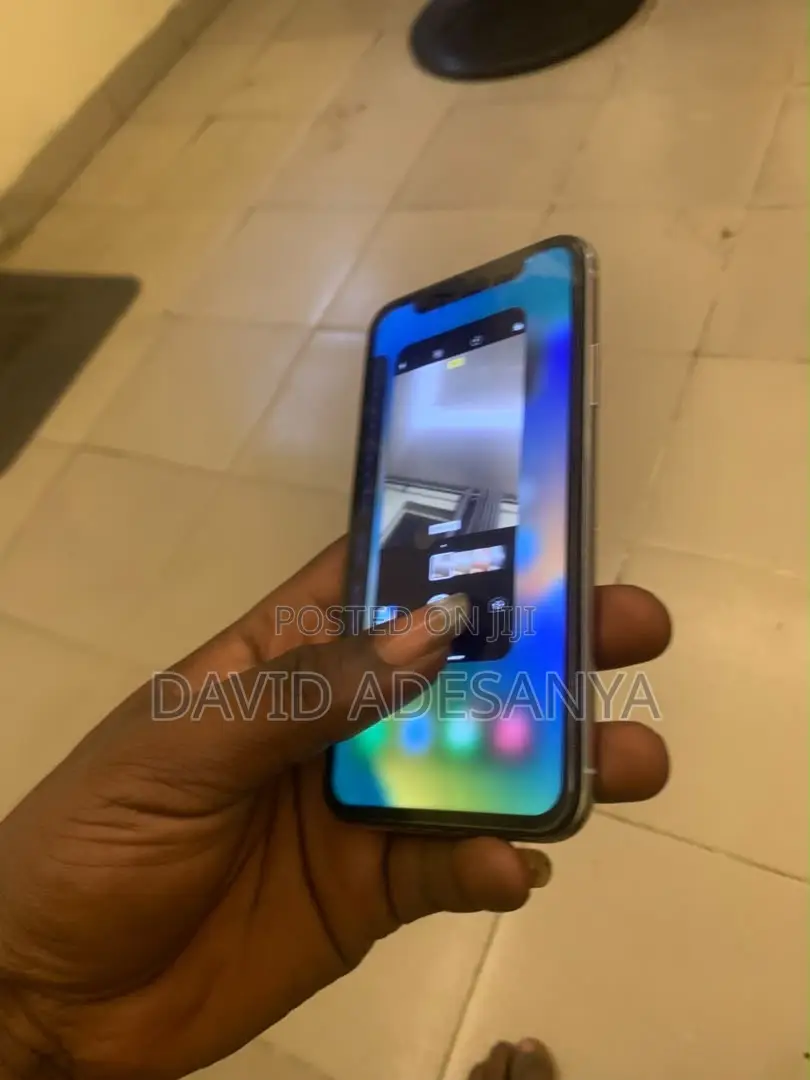 Apple iPhone X 64 GB White