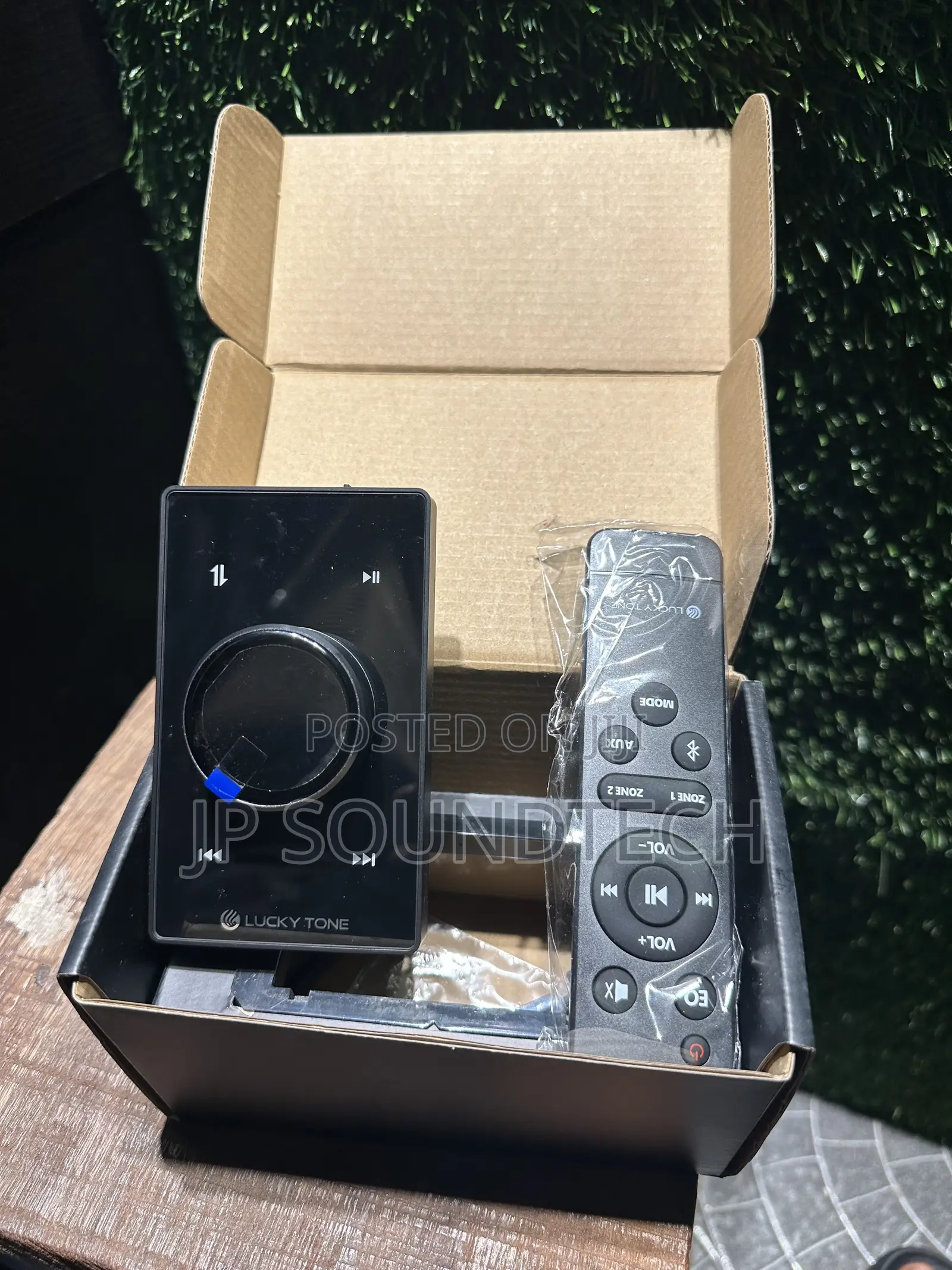 2 Zone Knob Wall Amplifier With Remote