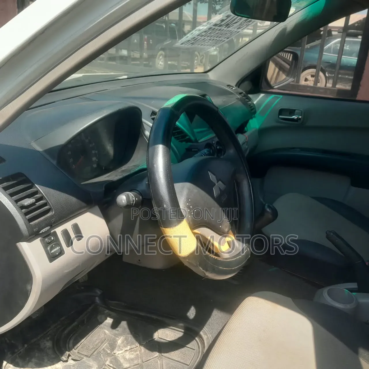 Mitsubishi L200 2014 White