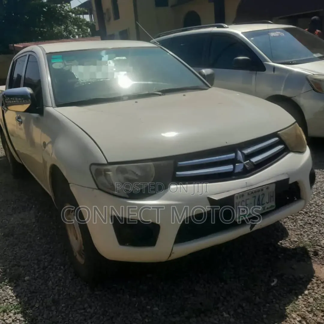 Mitsubishi L200 2014 White