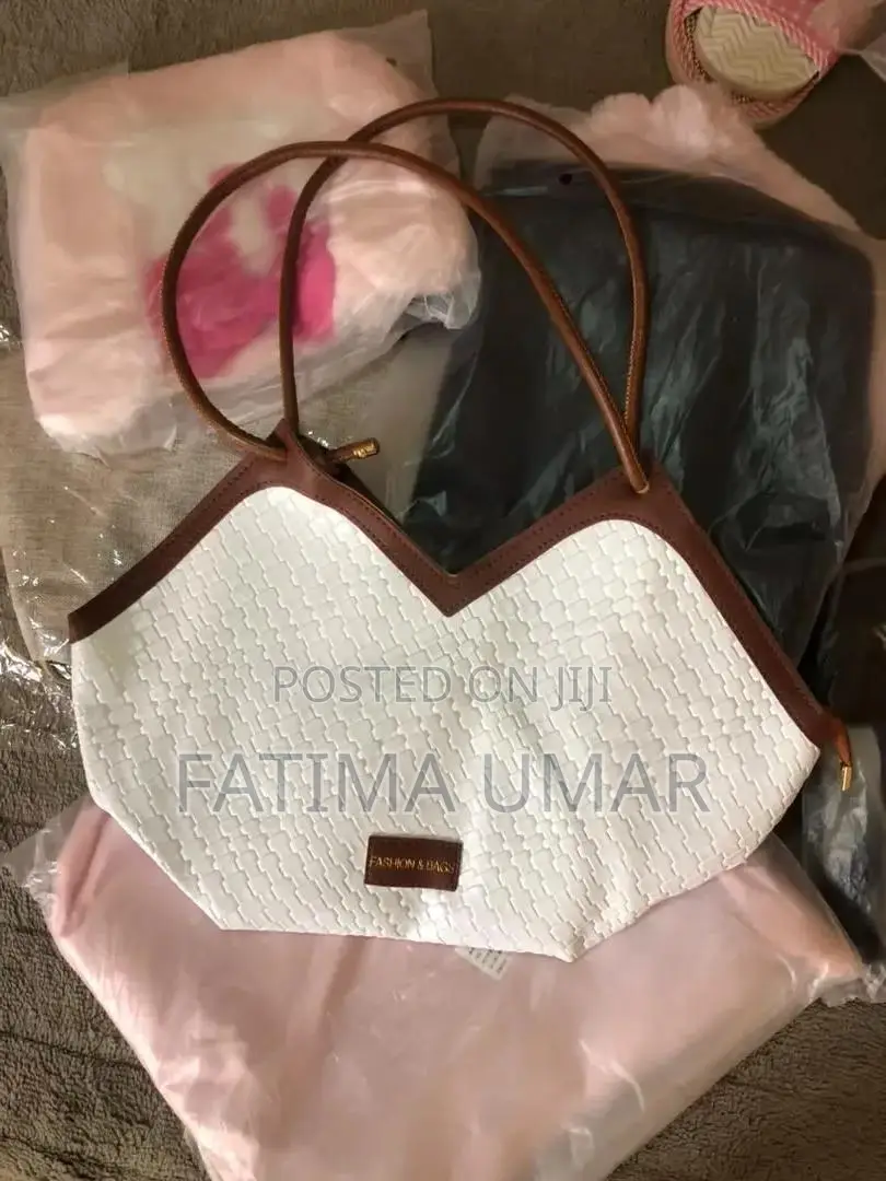 V Tote Bag