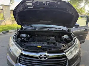 Toyota Highlander XLE V6 4x4 (3.5L 6cyl 6A) 2016 Gray