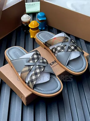 Your Confirm Burberry Luxury Mens Slippers