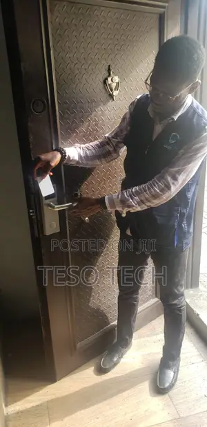 Trusted Technicians for Card Door Lock Setup