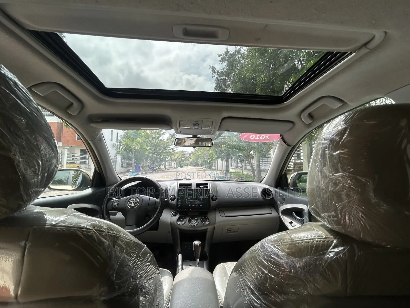 Toyota RAV4 Limited 4x4 2009 Gold