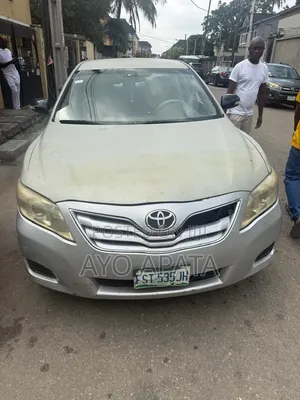 Toyota Camry 2010 Silver