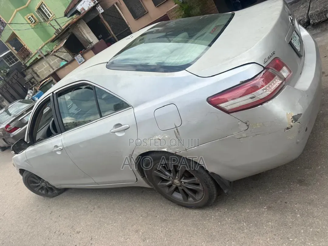 Toyota Camry 2010 Silver