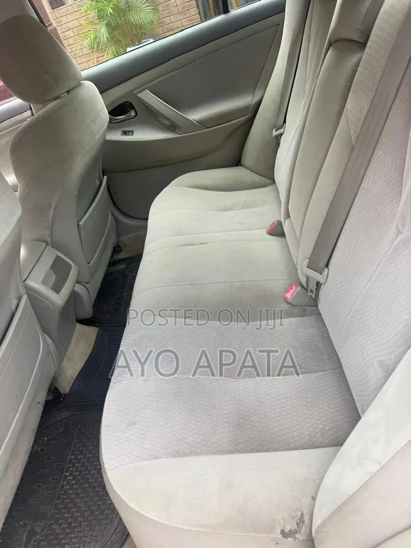 Toyota Camry 2010 Silver