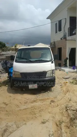 Nissan Caravan (Urvan) 2012 White