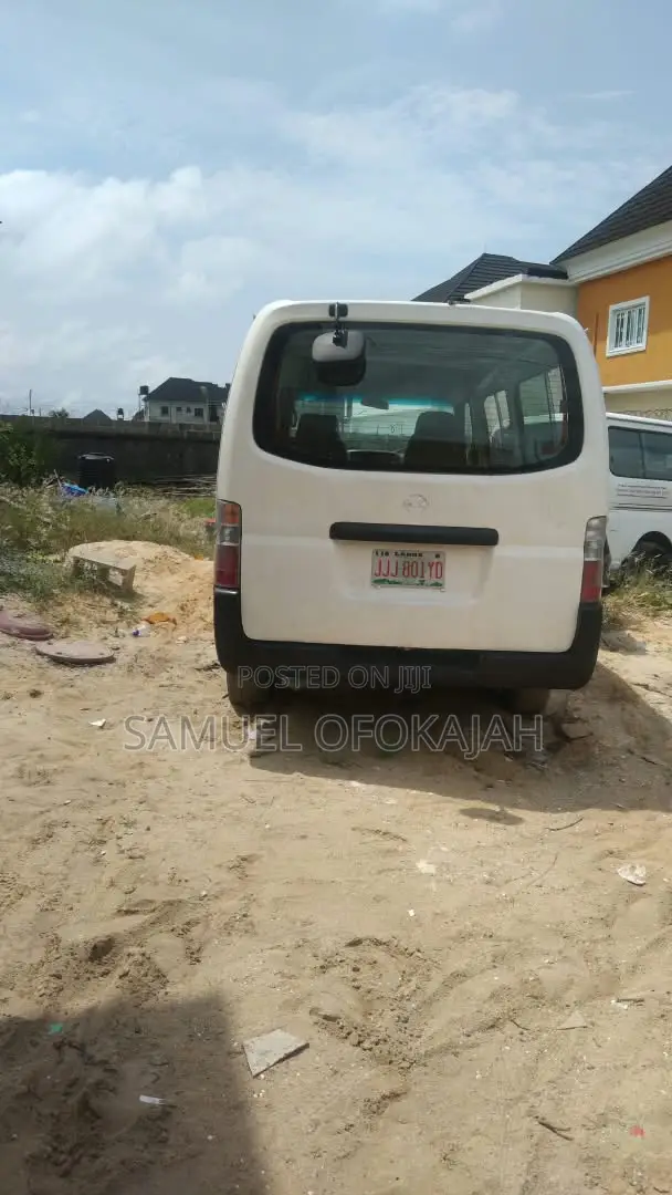 Nissan Caravan (Urvan) 2012 White