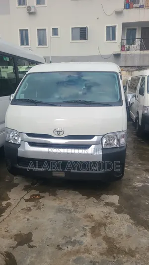Toyota HiAce 2013 White