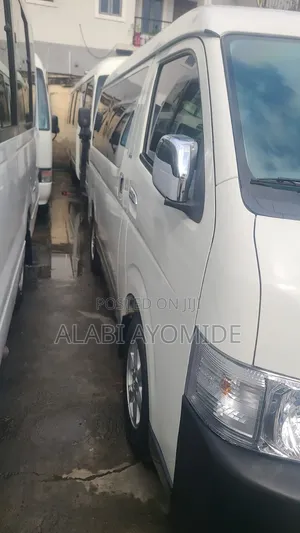 Toyota HiAce 2013 White