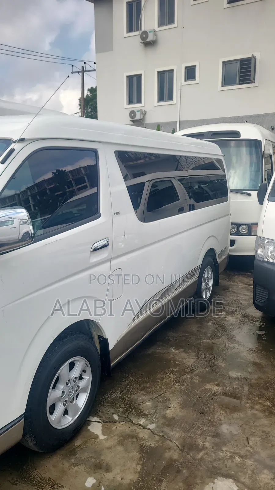 Toyota HiAce 2013 White