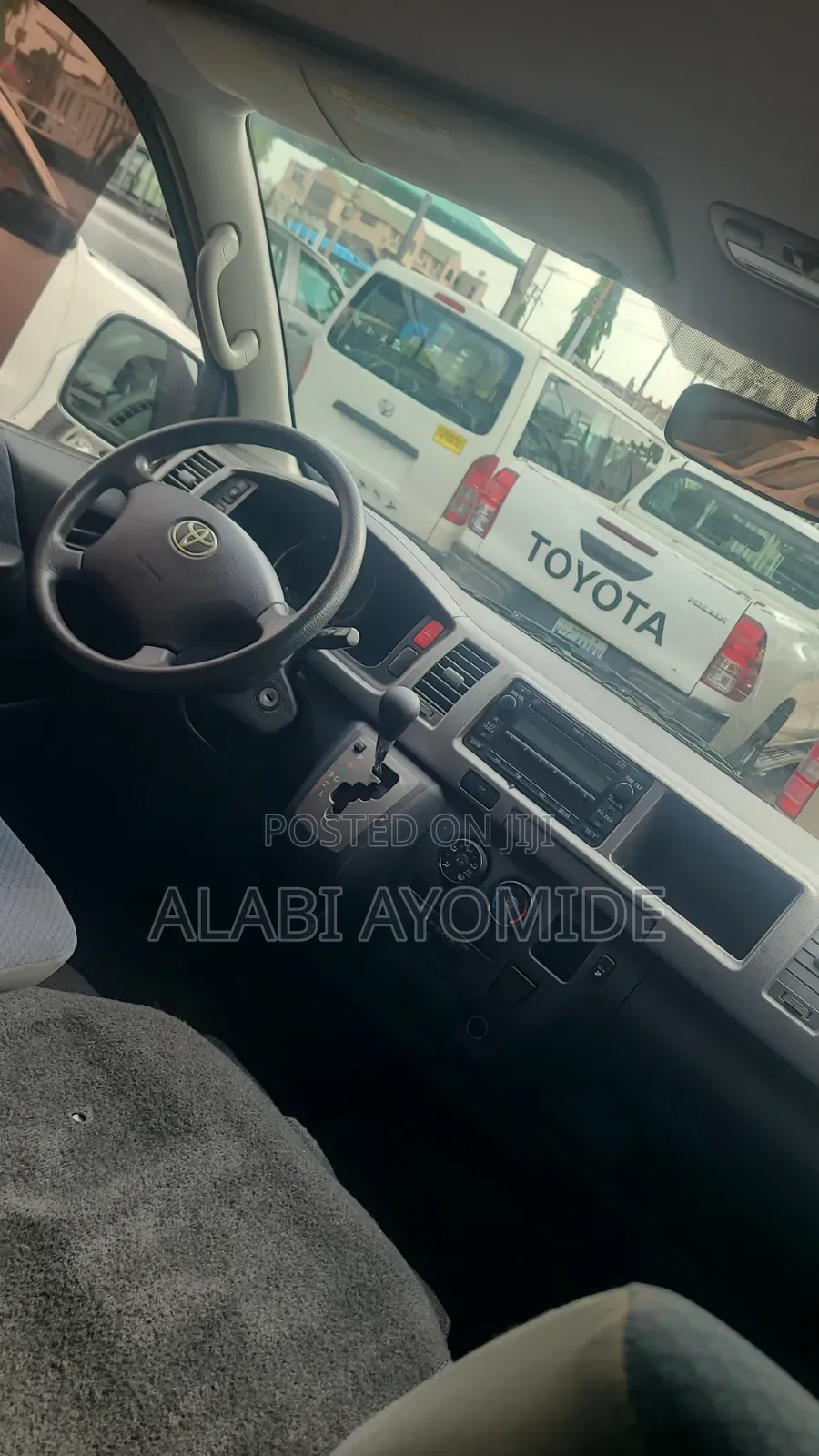 Toyota HiAce 2013 White