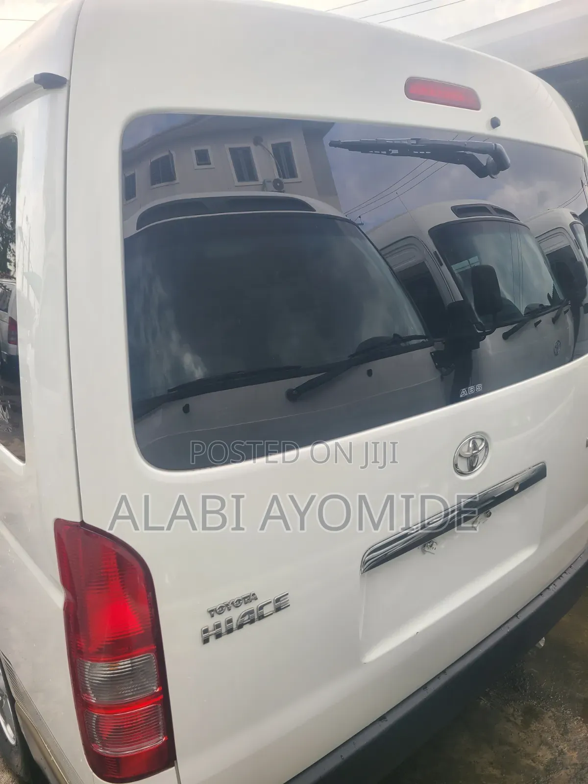 Toyota HiAce 2013 White