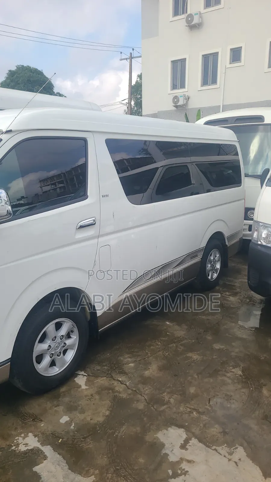 Toyota HiAce 2013 White