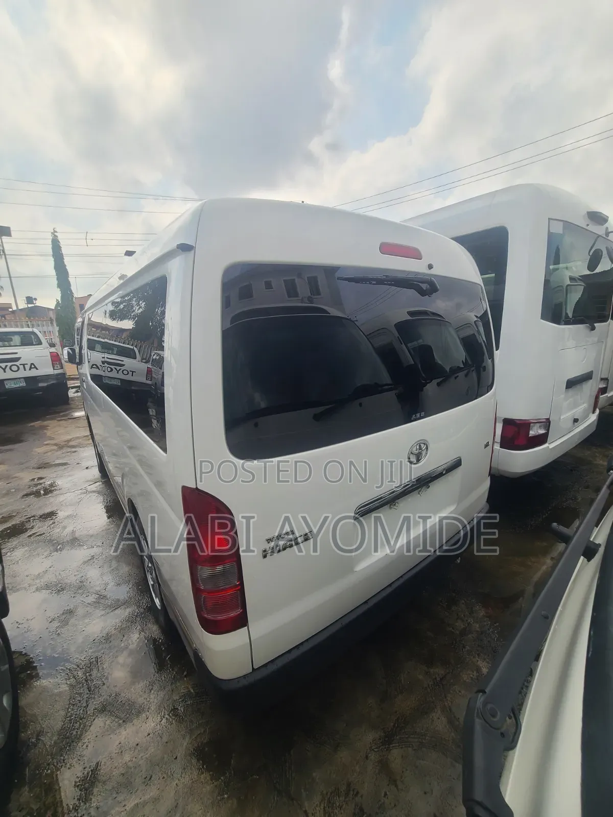 Toyota HiAce 2013 White