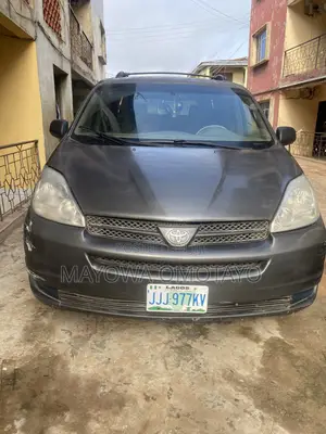 Toyota Sienna 2024 Gray