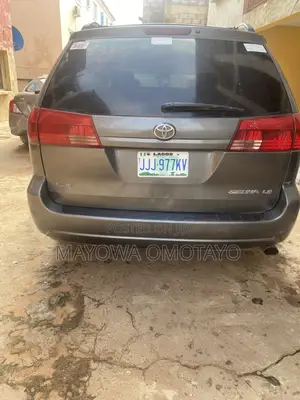 Toyota Sienna 2024 Gray