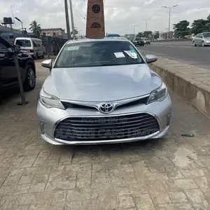 Toyota Avalon Limited Sedan FWD (3.5L 6cyl 6A) 2013 Silver