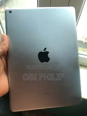 Apple iPad 9.7 128 GB Gray