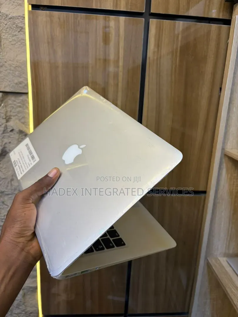Laptop Apple MacBook Air 2017 8GB Intel Core i5 SSD 128GB