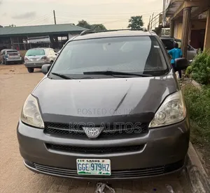 Toyota Sienna 2005 Gray
