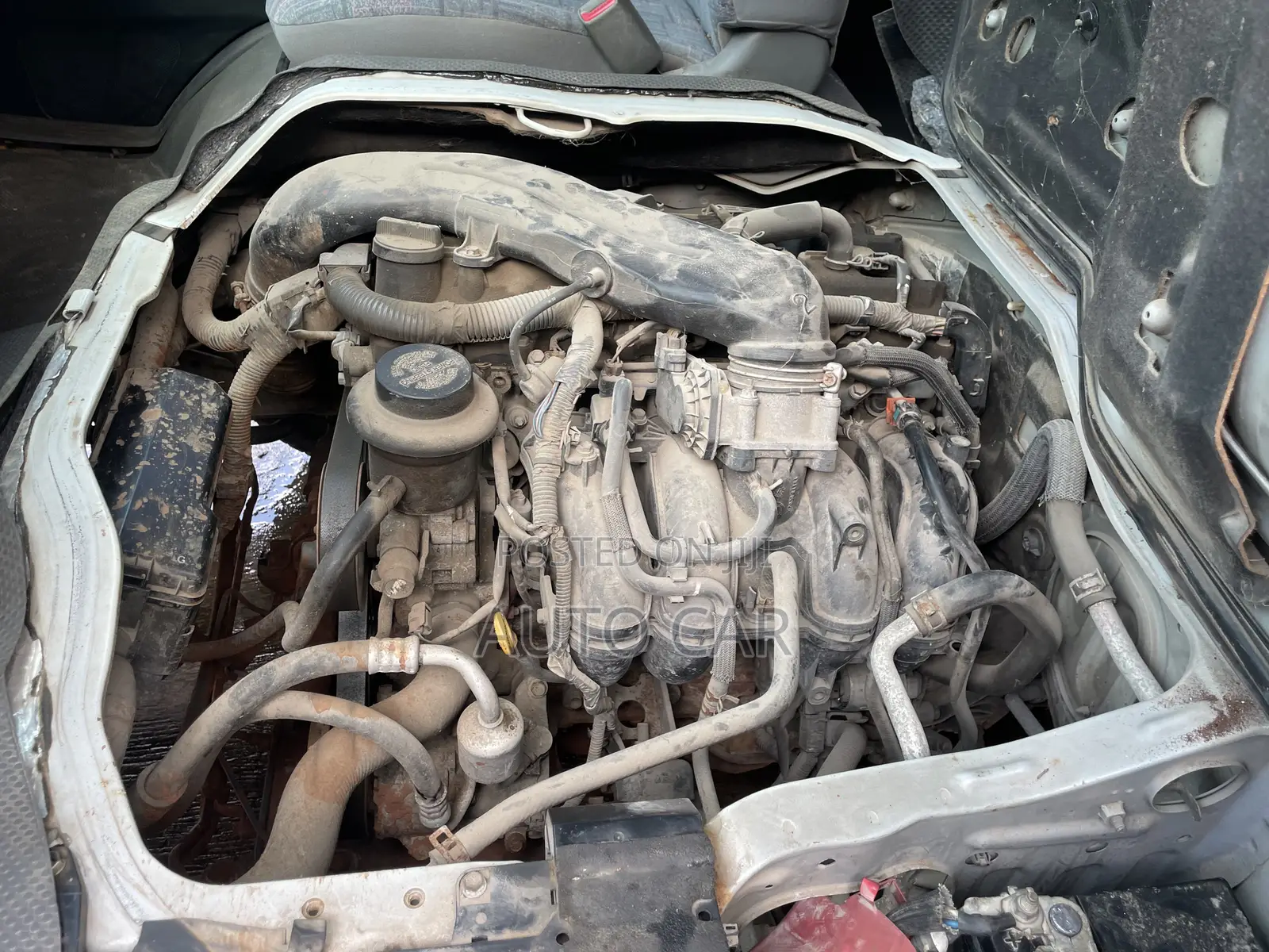 Toyota HiAce 2013 Gold