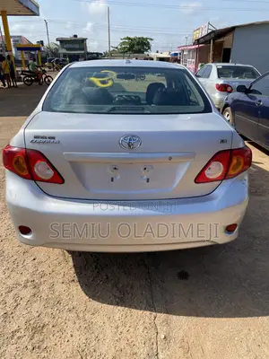 Toyota Corolla LE 4dr Sedan (1.8L 4 cyl 4A) 2009 Silver