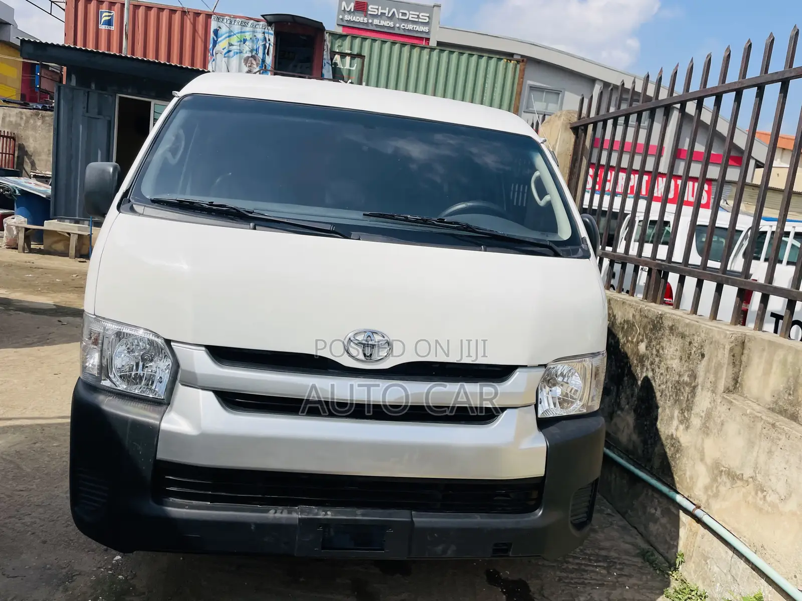 Toyota HiAce 2014 White