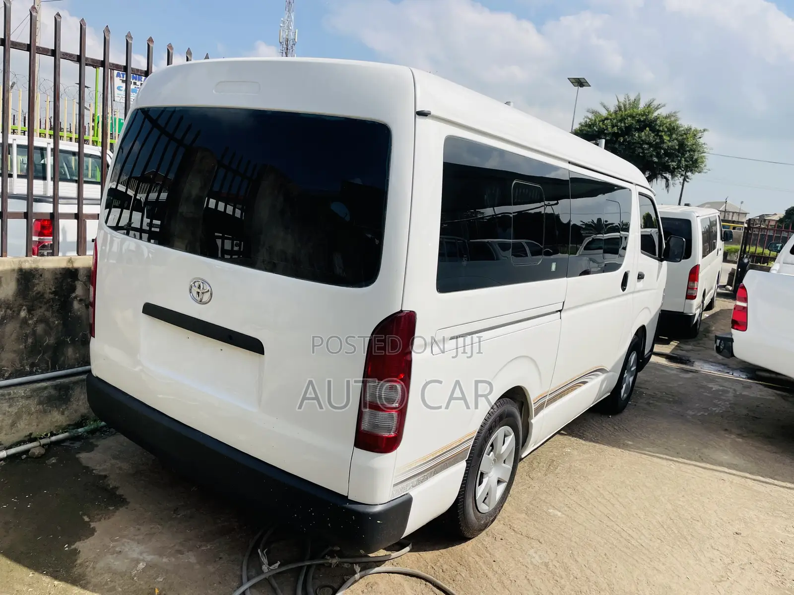 Toyota HiAce 2014 White