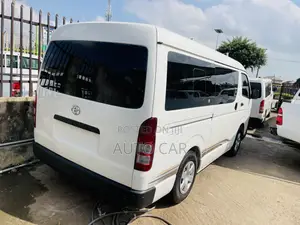 Toyota HiAce 2014 White