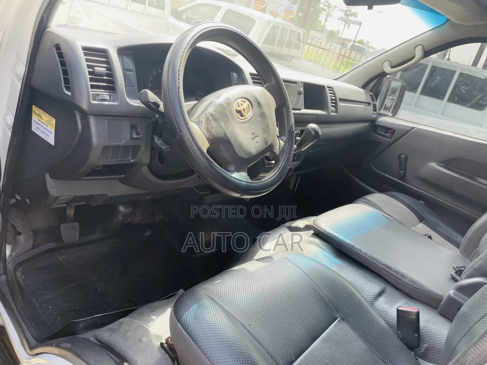 Toyota HiAce 2014 White