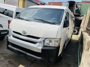 Toyota HiAce 2014 White