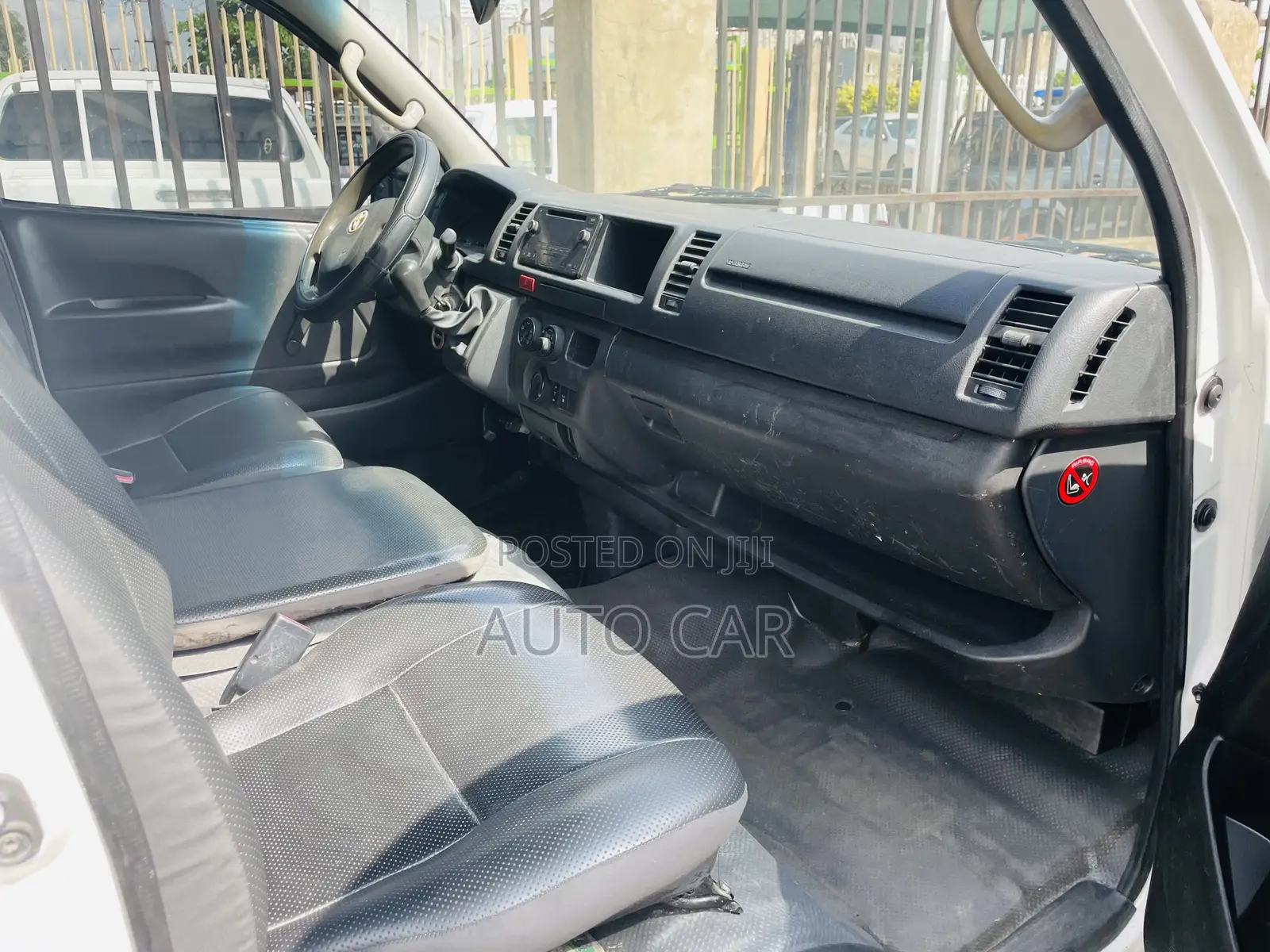 Toyota HiAce 2014 White