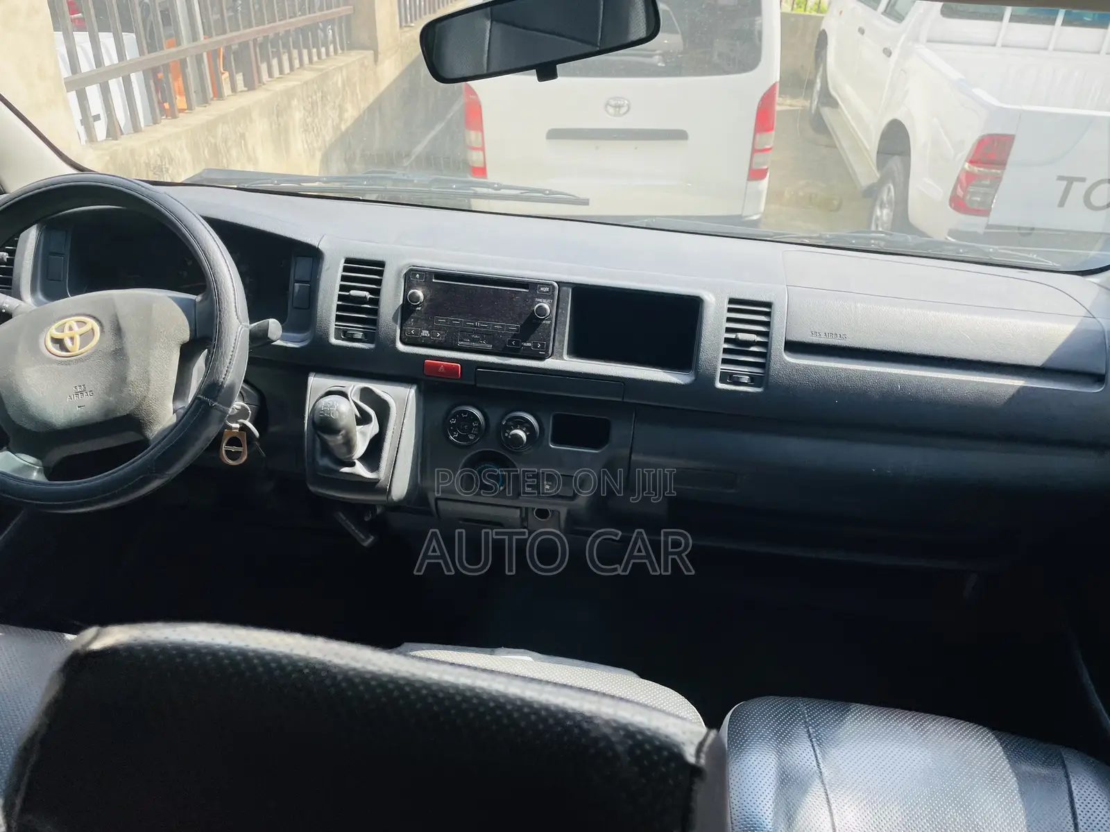 Toyota HiAce 2014 White