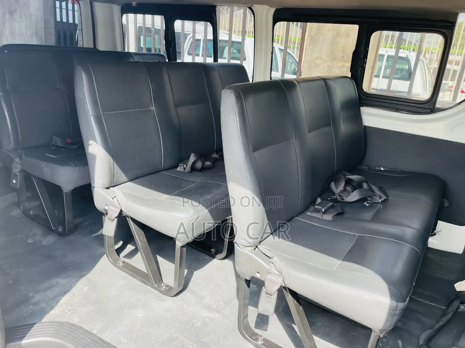 Toyota HiAce 2014 White