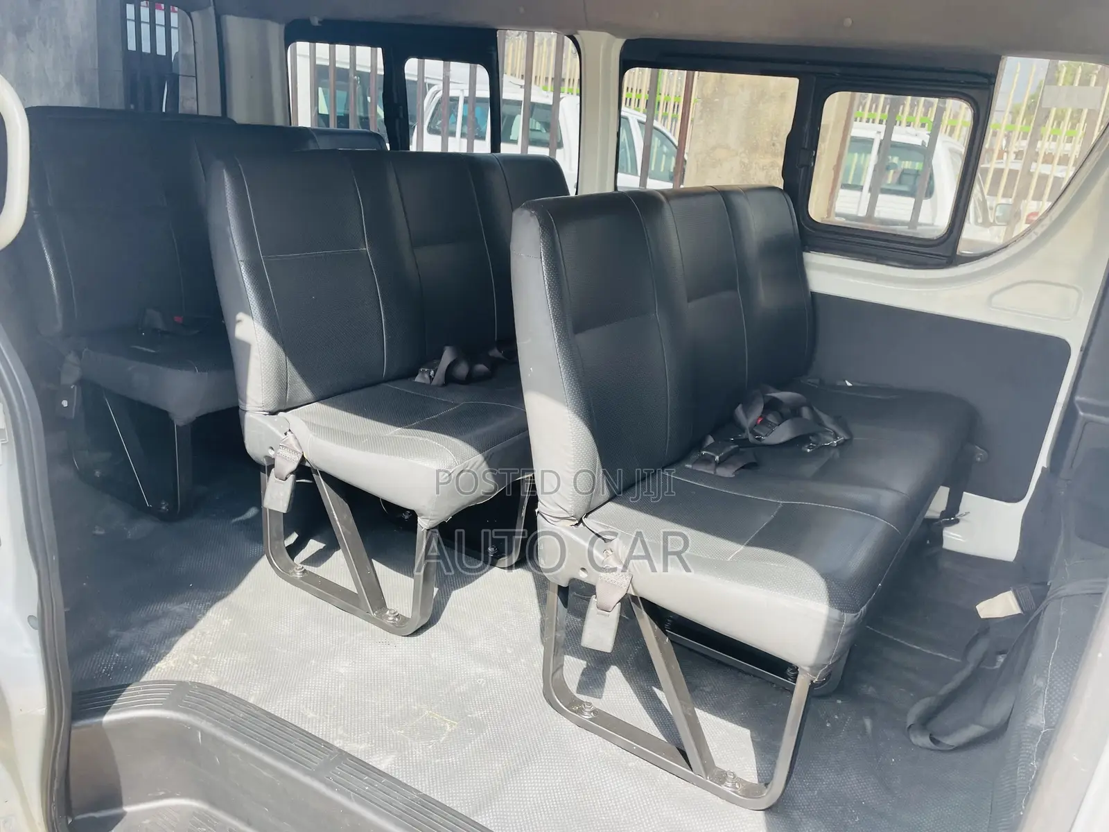 Toyota HiAce 2014 White