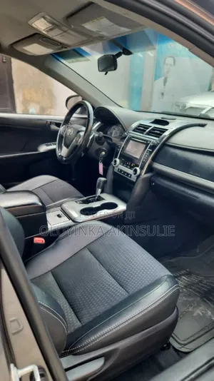 Toyota Camry SE 4dr Sedan (2.5L 4cyl 6A) 2012 Gray