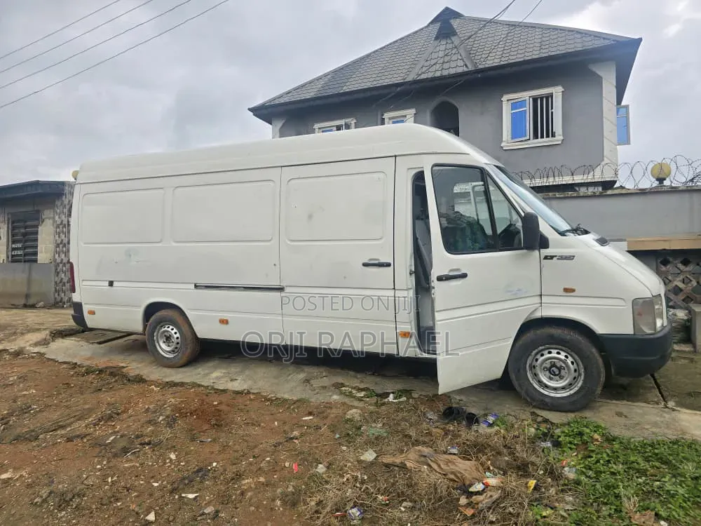 Volkswagen Transporter 2002 White