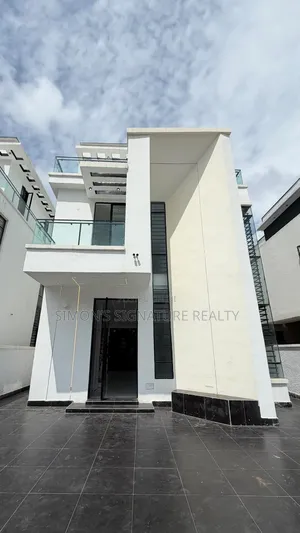 5bdrm Duplex in Chevron for sale