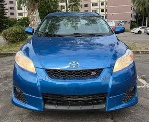 Toyota Matrix S Hatchback AWD (2.4L 4cyl 4A) 2009 Blue
