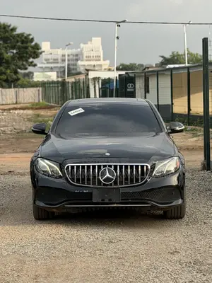 Mercedes-Benz E300 2017 Black