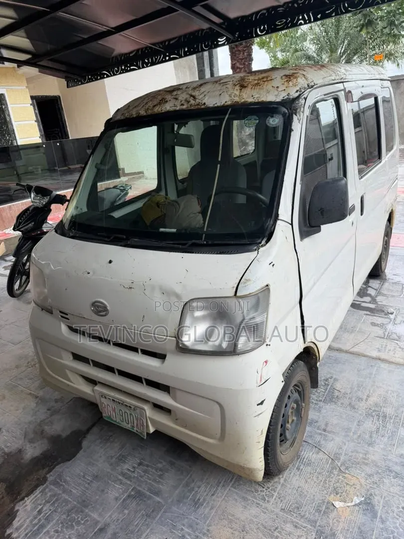 Daihatsu Hijet 2012 White
