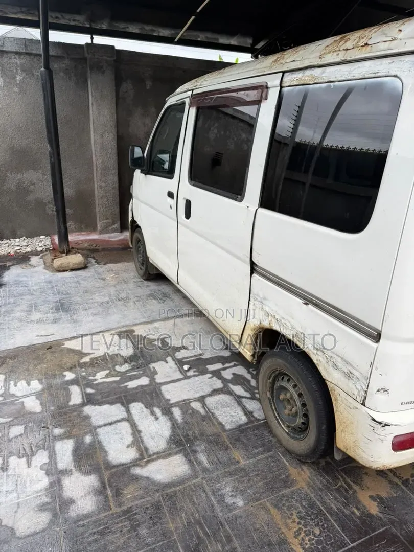 Daihatsu Hijet 2012 White