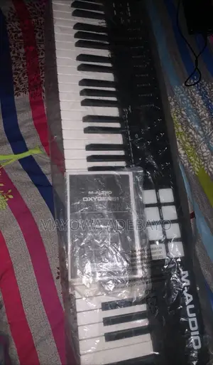 M Audio Oxygen 61 MIDI Keyboard