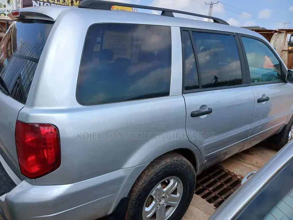 Honda Pilot 2004 Silver