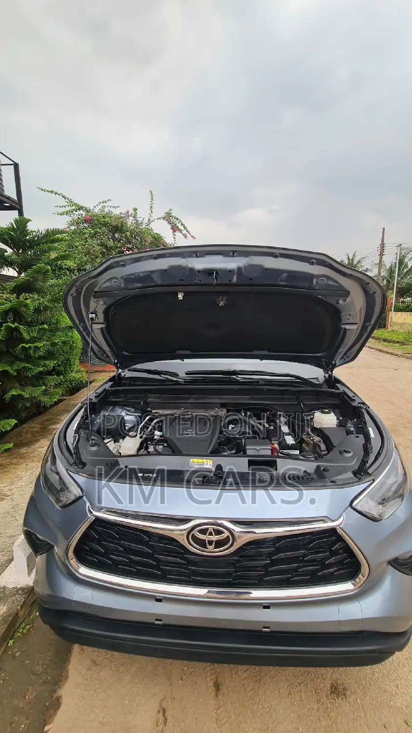 Toyota Highlander XLE AWD 2024 Blue