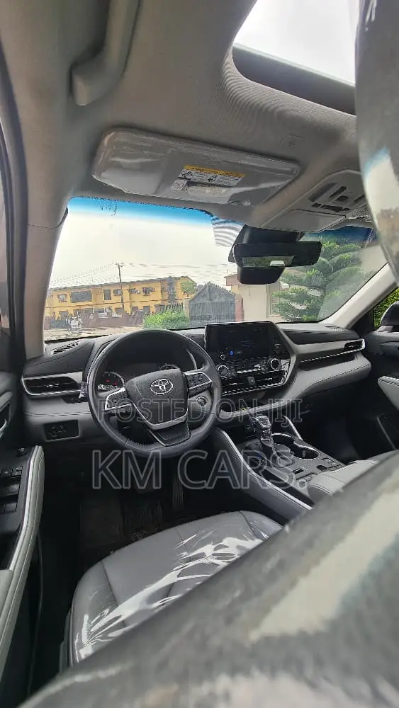 Toyota Highlander XLE AWD 2024 Blue