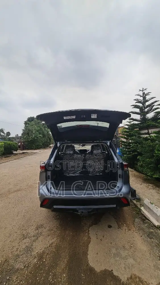 Toyota Highlander XLE AWD 2024 Blue